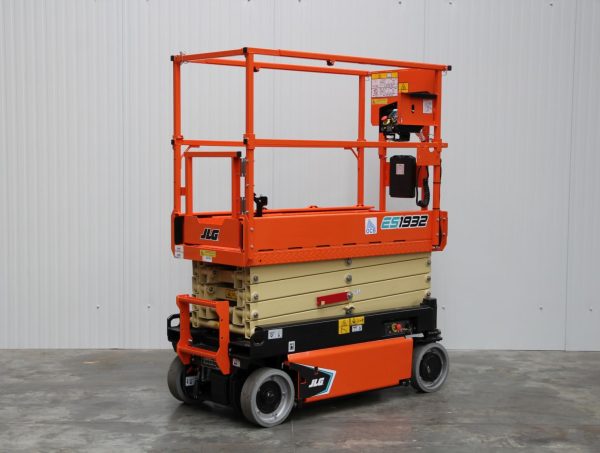 JLG ES1932 Scissor and Trailer in Darwin