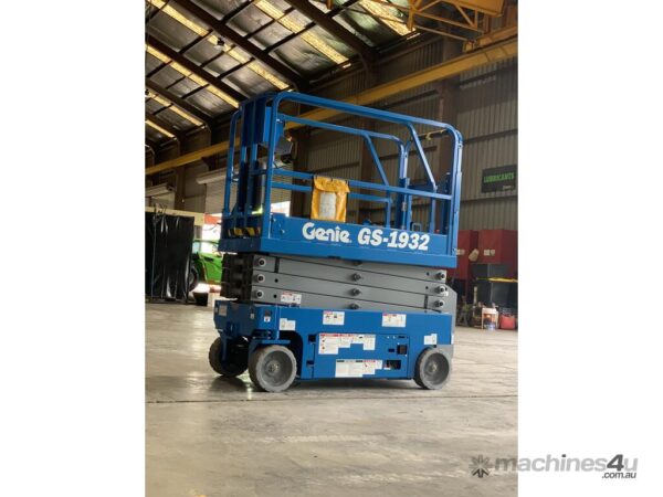 Genie GS1932 Scissor Lift on Trailer in Darwin - Image 2