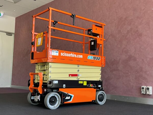 JLG ES1932 Scissor and Trailer in Dennington